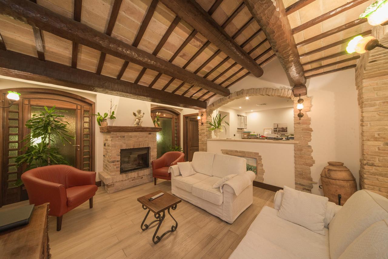 Hotel Il Poggio Ascoli Piceno Esterno foto