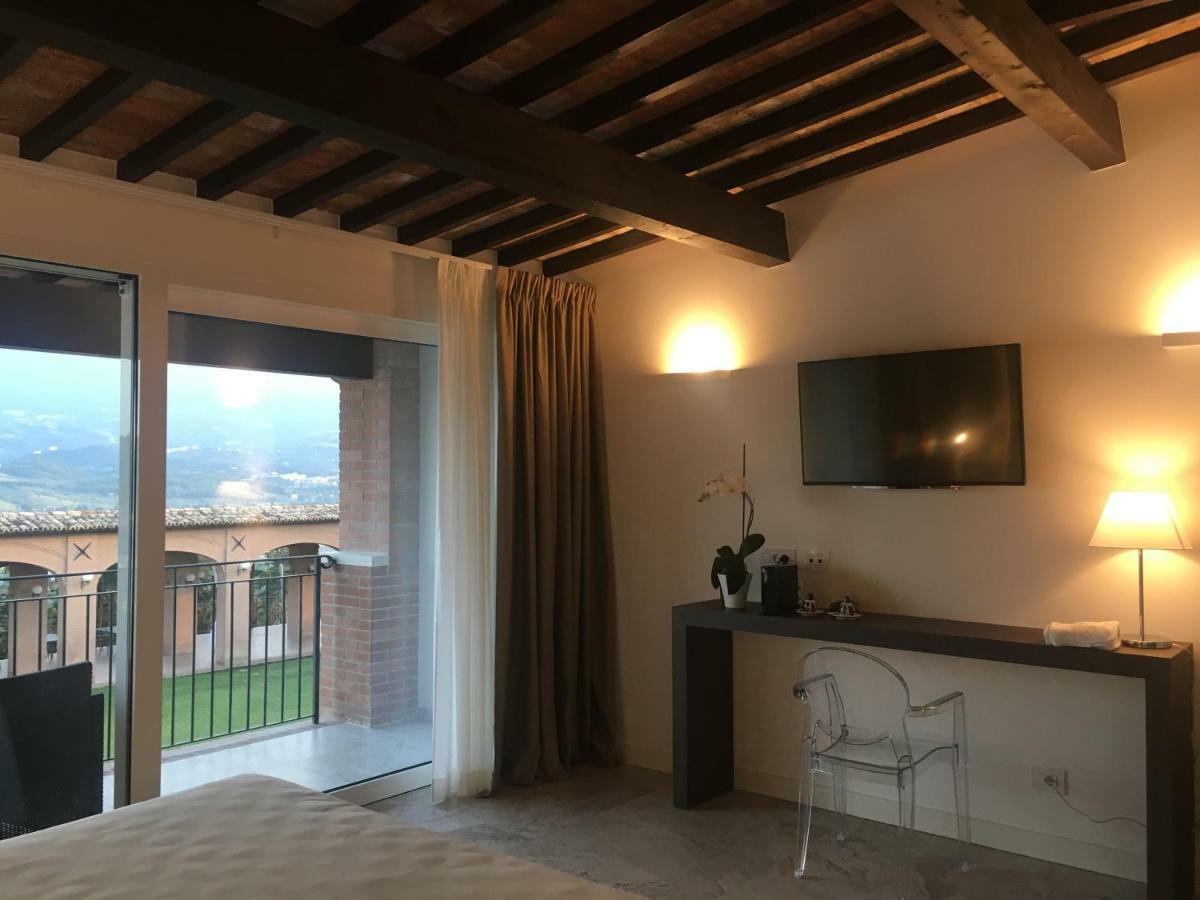 Hotel Il Poggio Ascoli Piceno Esterno foto